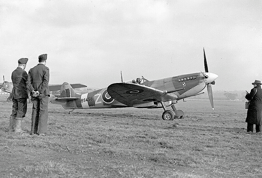 Spitfire preparado para despegar durante la II Guerra Mundial