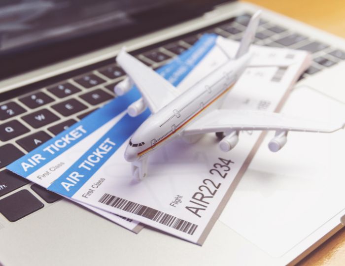 comprando billetes de avión en internet